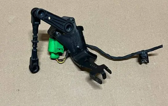 Audi e-tron Headlight/headlamp level sensor 4M0907504A 4M0941286D