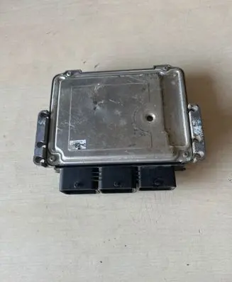 Ford Fiesta Engine control unit/module 0281018239 0281010029