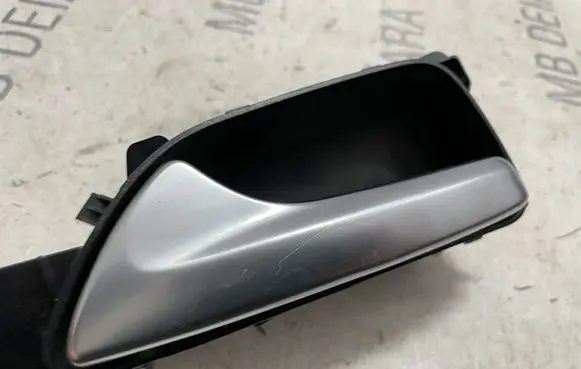 Mercedes-Benz ML W166 Front door interior handle A1667600561