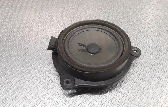 Audi A6 S6 C6 4F Front door speaker 4F0035411