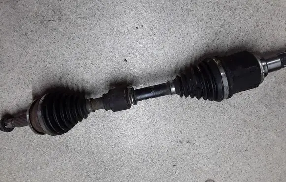 Lexus CT 200H Front driveshaft