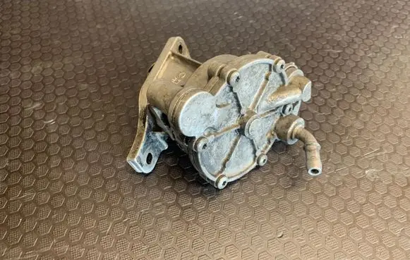Volvo S70 V70 V70 XC Vacuum pump 72230016