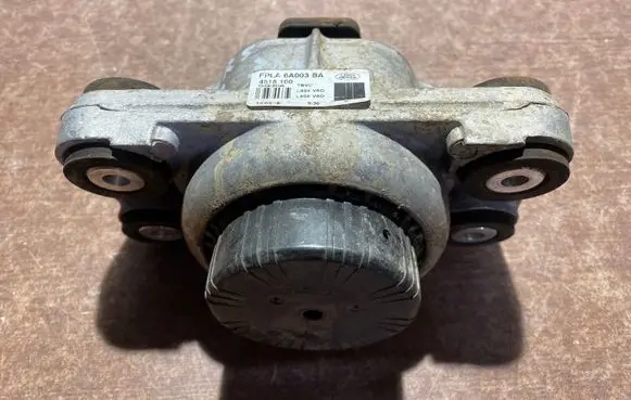 Land Rover Range Rover Sport L494 Engine mount bracket FPLA6A003BA