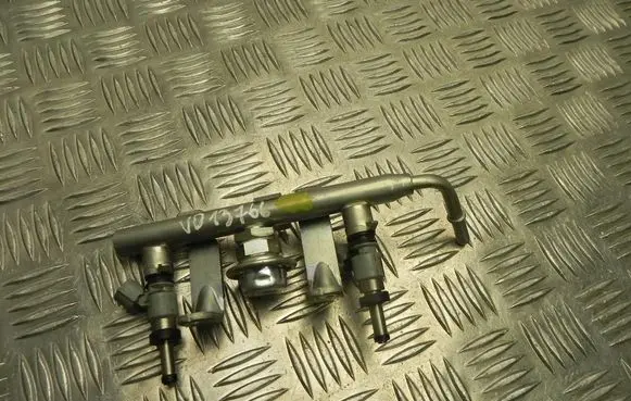 Subaru Legacy Fuel distributor 204022727 VD13766