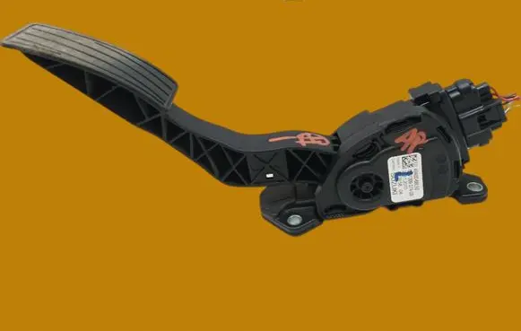 Suzuki Swift II Accelerator throttle pedal 49400-68L50