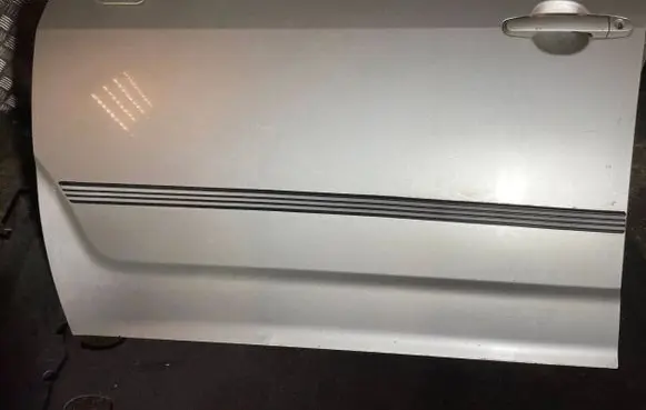 Toyota Corolla Verso E121 Front door