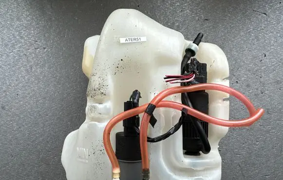 Nissan Terrano Windshield washer fluid reservoir/tank 289100X800