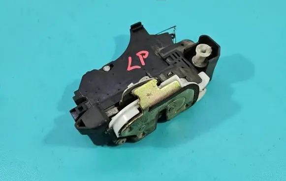 Mitsubishi Colt CZ3 Front door lock IMPRK1593006