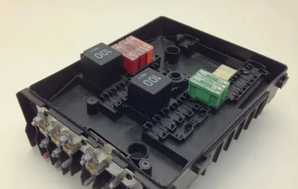 Volkswagen Golf Plus Fuse box set 1K0937125A