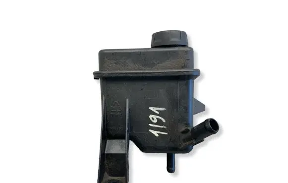 Volvo S40, V40 Power steering fluid tank/reservoir 3081406