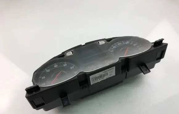 Volkswagen PASSAT B6 Speedometer (instrument cluster) 3C0920870F