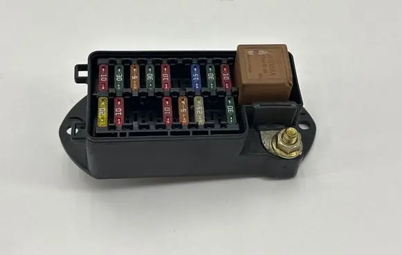 Jaguar XK8 - XKR Fuse module LJG2800CB 518795000 4359220702