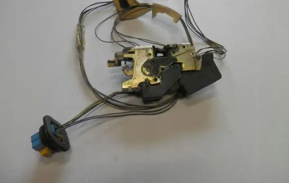 Volkswagen II LT Front door lock A9017201535