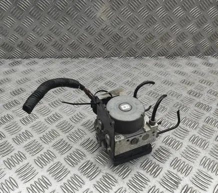 Ford Fiesta ABS Pump D1B12C013BF D1B12C405AG