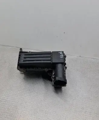 Volkswagen Golf V Air filter box 1K0129620F