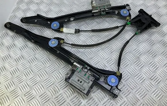 Audi A5 Sportback 8TA Front door electric window regulator 8T8837462