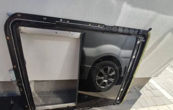 Mercedes-Benz S W220 Sunroof glass 