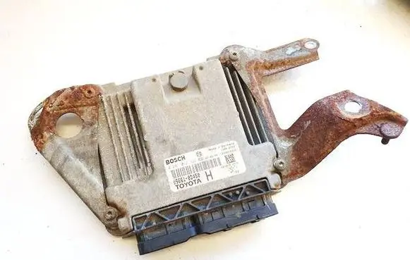 Toyota Yaris Engine control unit/module 0281012322 89661-0d450