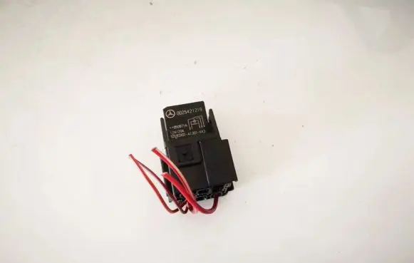 Mercedes-Benz E W211 Other relay 0025421219