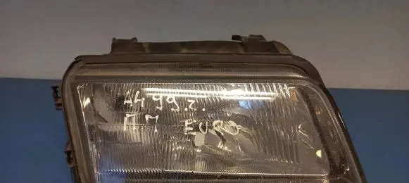 Audi A4 S4 B5 8D Headlight/headlamp 8D0941004E