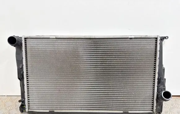BMW 3 E92 E93 Coolant radiator 781291302 8226789 40680023114Z011