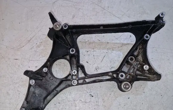 Mercedes-Benz C W204 Generator/alternator bracket A6512011109