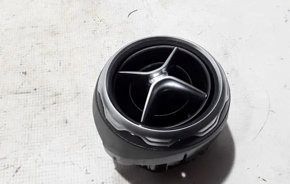 Mercedes-Benz GLA W156 Dash center air vent grill A1568300100