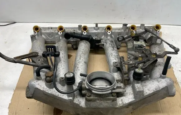 Mercedes-Benz 190 W201 Intake manifold 1031411601 A1031411601 R1031411601