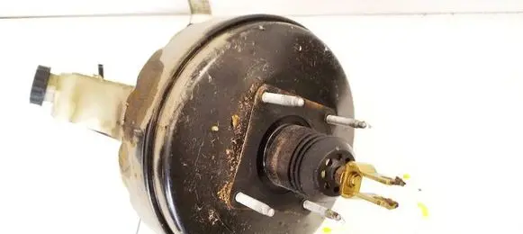 Toyota Avensis T250 Brake booster 0204024541