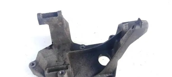 Ford Focus Engine mounting bracket 98ff10239be