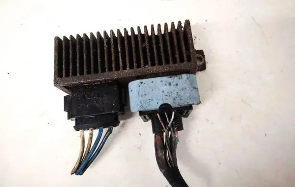 Coolant fan relay