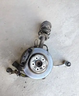 BMW 6 E63 E64 Front wheel hub spindle knuckle 6762018 6766772
