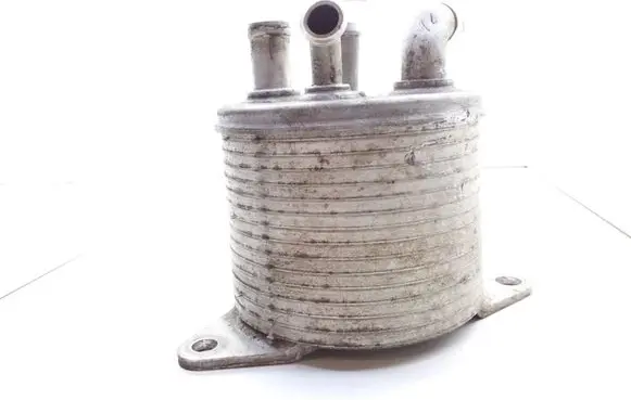 Subaru Legacy Oil filter mounting bracket