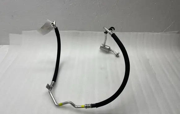 Opel Mokka B Air conditioning (A/C) pipe/hose 9863006680