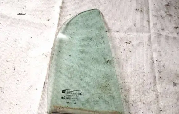 Opel Astra G Rear vent window glass as2