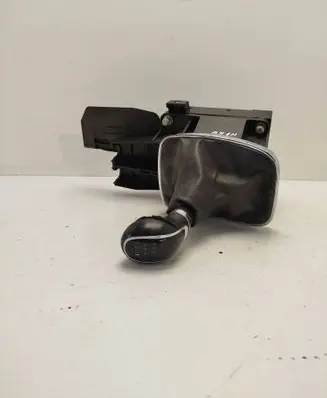 Opel Insignia A Gear shifter/selector 13261545 329510614