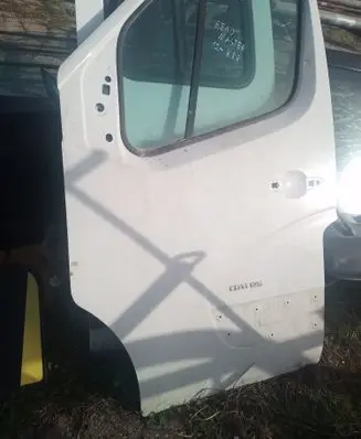Renault Master III Front door