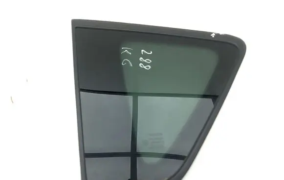 Toyota Corolla Verso AR10 Rear side window