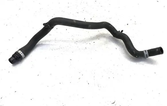 Volvo XC40 Engine coolant pipe/hose 32138731