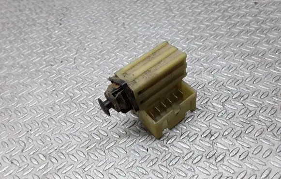 Jeep Grand Cherokee (WJ) Brake pedal sensor switch 04671336