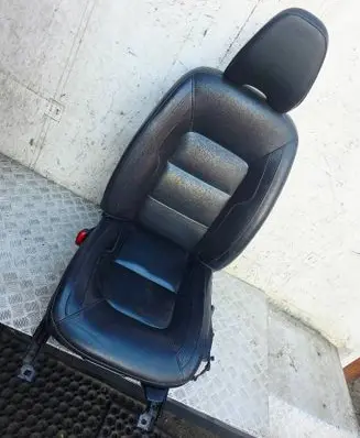 Volvo V70 Front driver seat 31379415 10155139 31379425