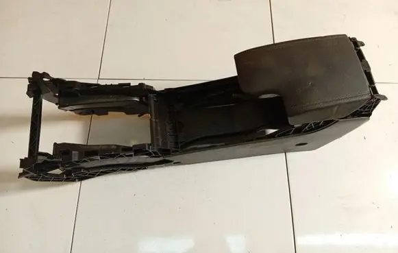 Opel Insignia A Armrest 13310902