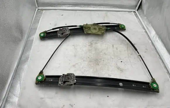 Audi Q7 4L Front window lifting mechanism without motor 4L0837461A