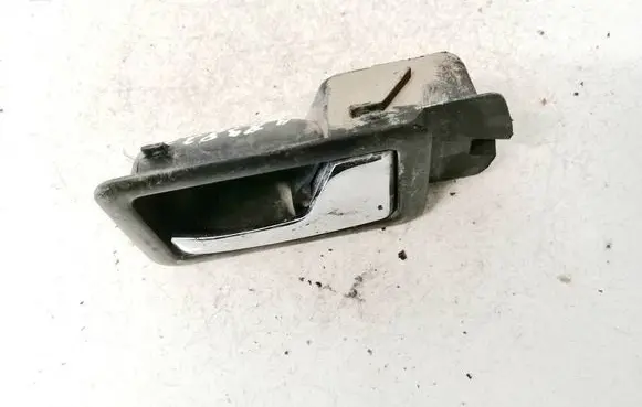 Volkswagen PASSAT B5 Rear door interior handle 893837020