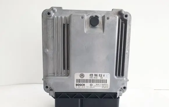 Volkswagen Transporter - Caravelle T5 Engine control unit/module 038906016A 0281010735