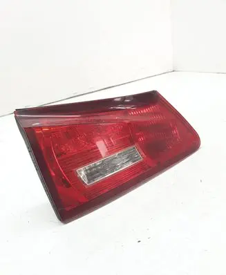Lexus IS 220D-250-350 Tailgate rear/tail lights