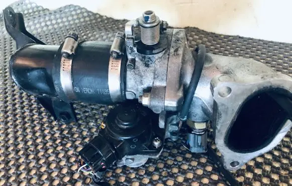 Toyota Corolla Verso AR10 Throttle valve