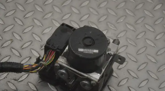 Jaguar S-Type ABS Pump 7W932C405AB