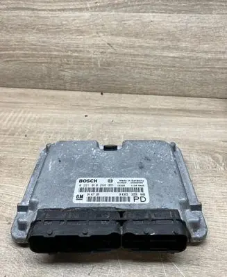Opel Zafira A Engine control unit/module 24417169 0281010268