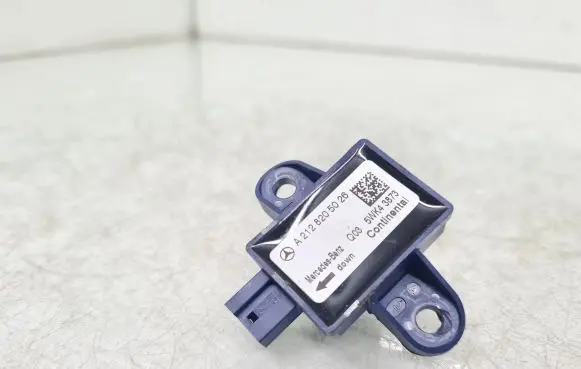 Mercedes-Benz CLS C218 X218 Airbag deployment crash/impact sensor A2128205026